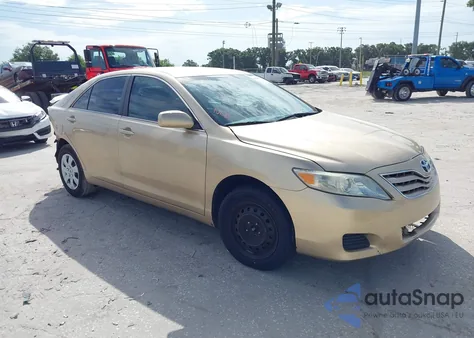 2011 Toyota Camry Le z USA, uszkodzony, nr VIN 4T1BF3EKXBU166147